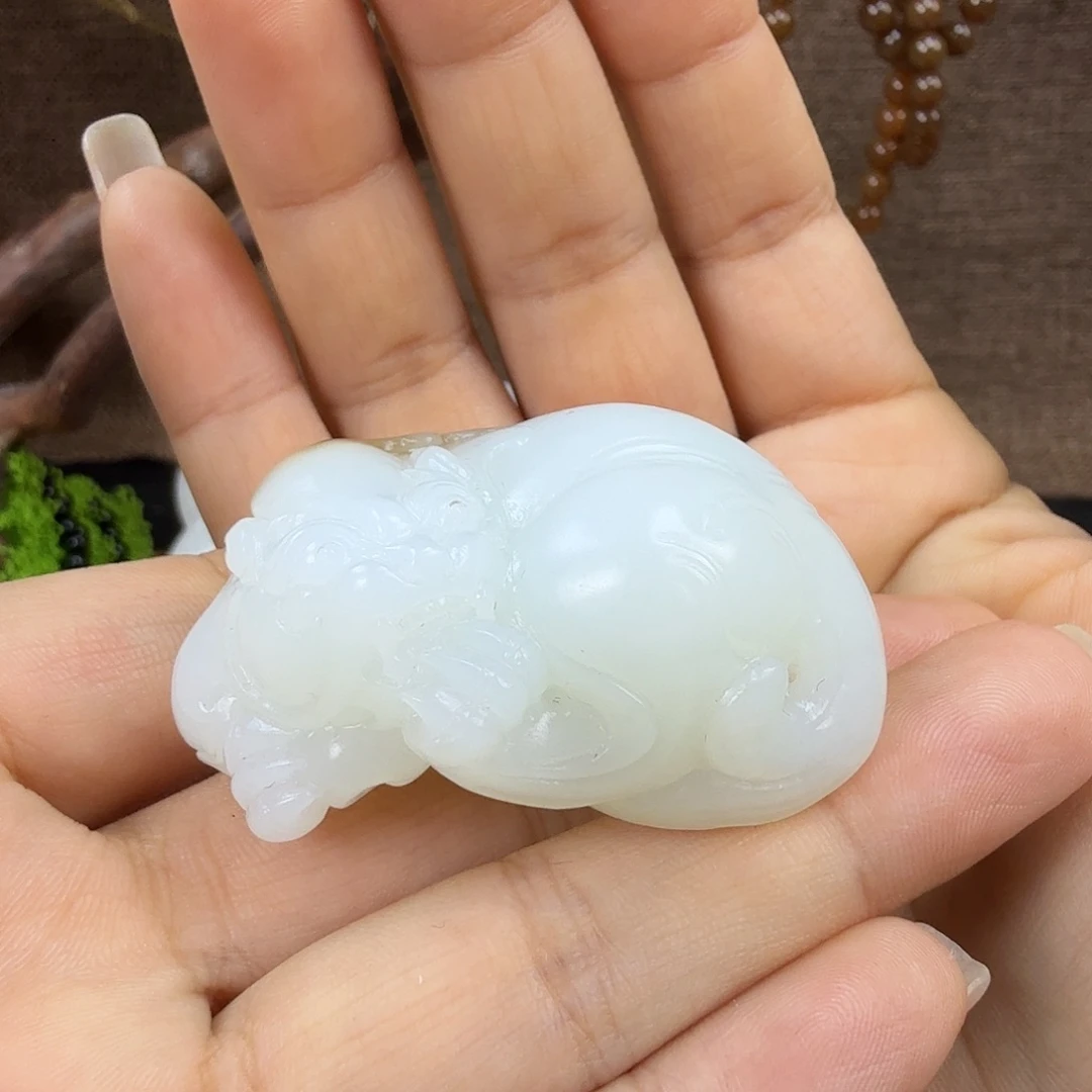 毕***玉颈饰未镶嵌和田玉