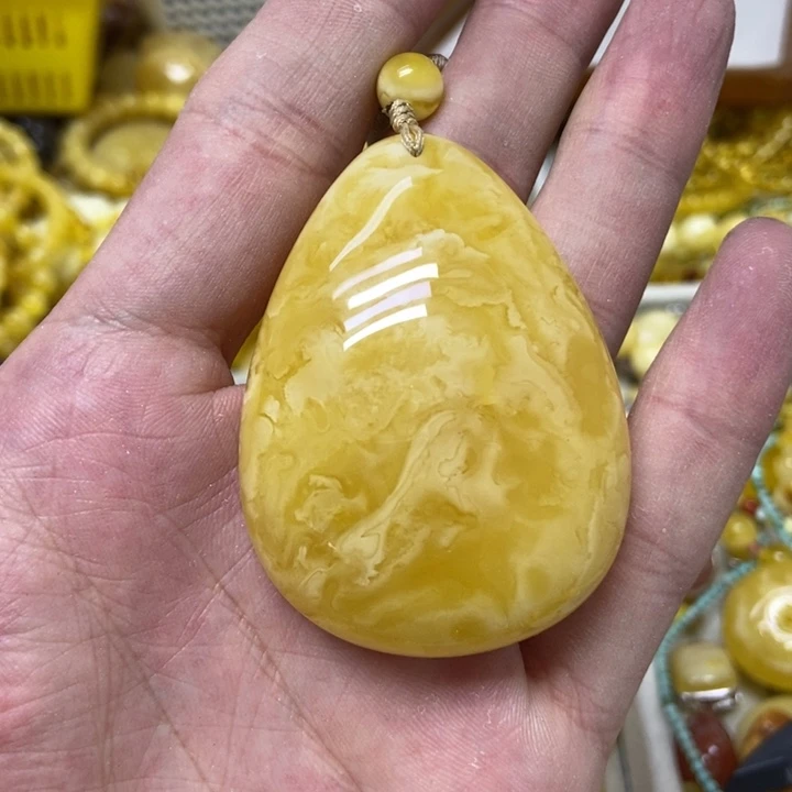 蜜蜡未镶嵌裸石吊坠