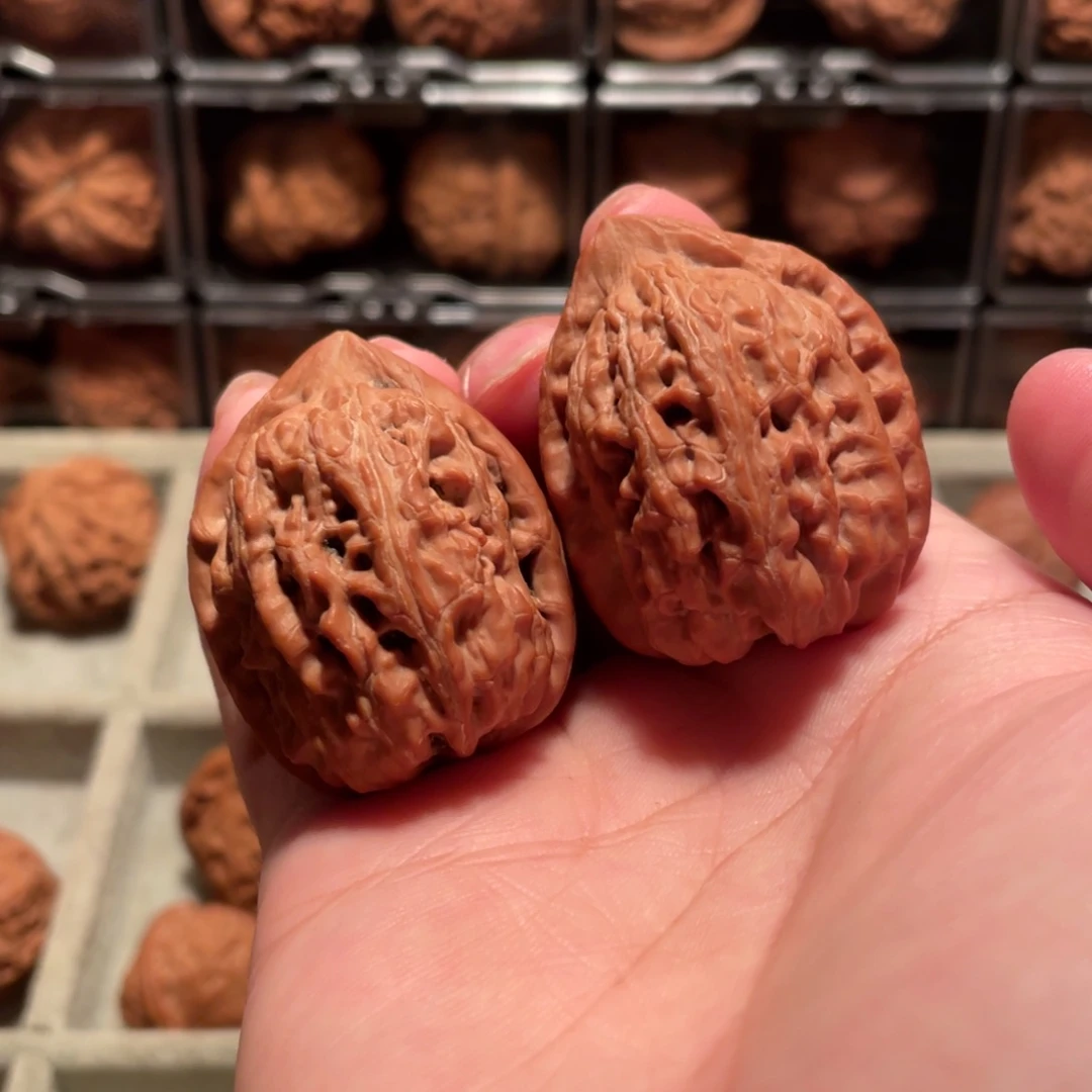 文玩核桃吊坠赤龙鸡心