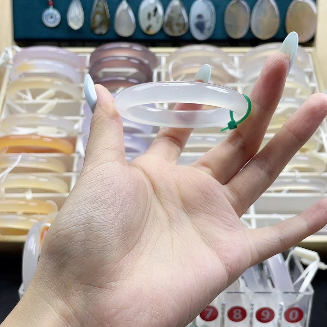 玛瑙/玉髓手镯未镶嵌24