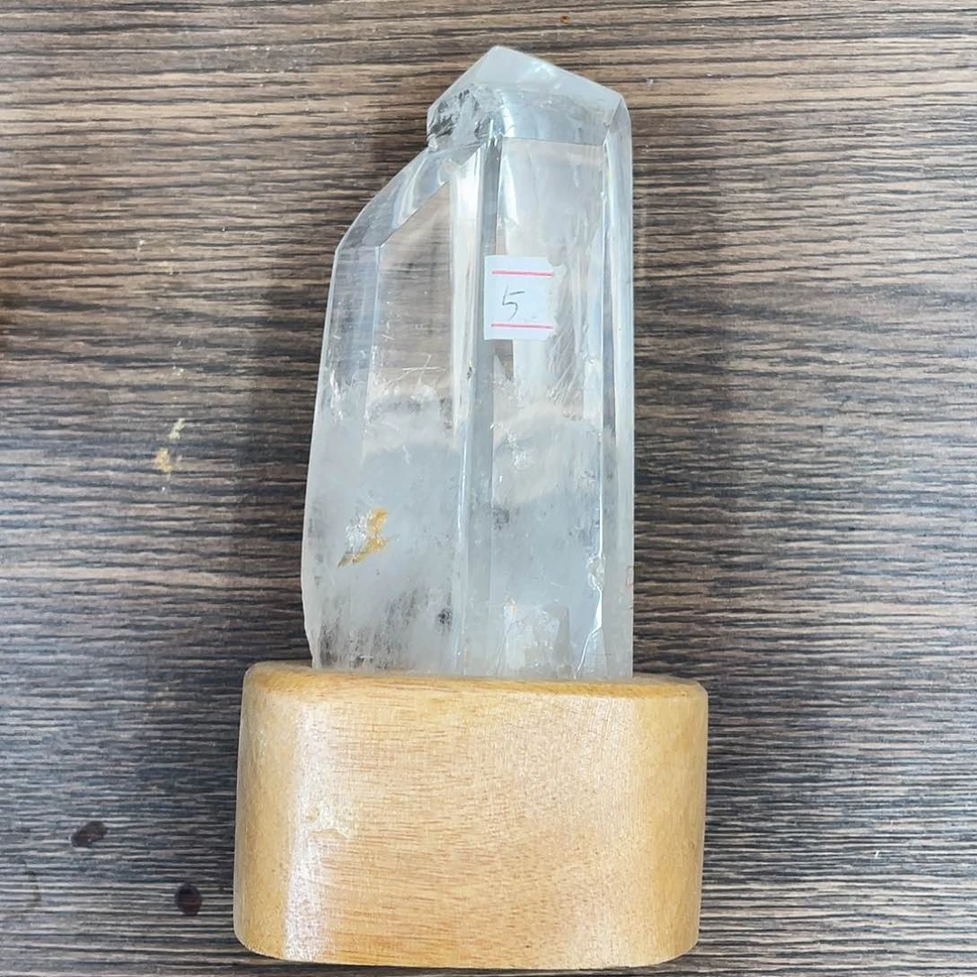 水晶摆件5。未镶嵌