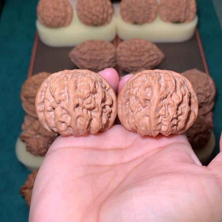 核桃文玩核桃把件白狮子
