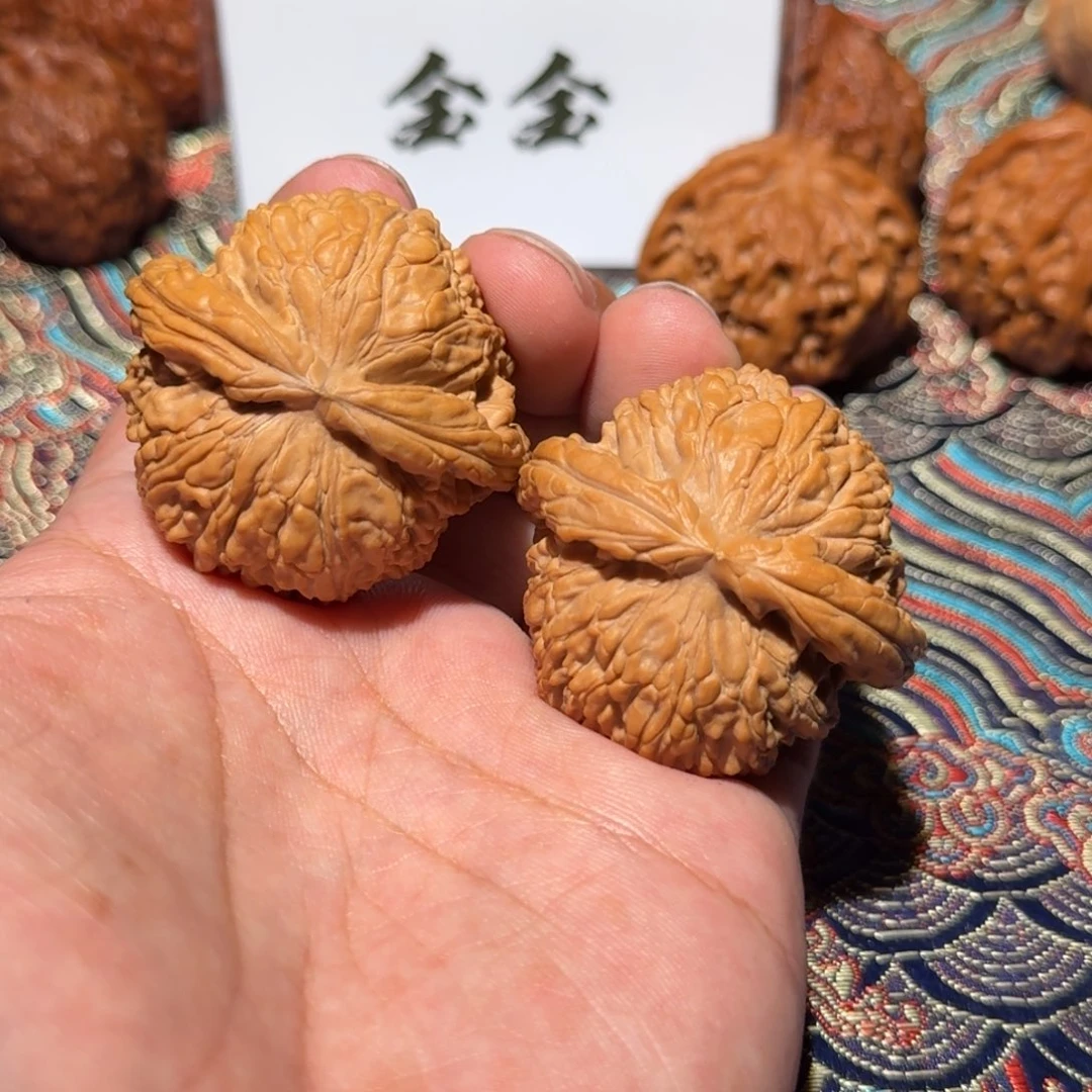 把件核桃808闷白，尺寸41