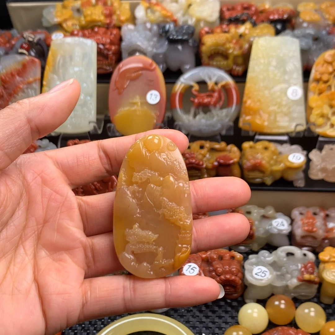石英质玉（黄龙玉）挂件未镶嵌
