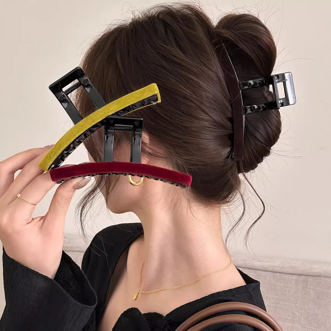 简约植绒大号抓夹2025新款发量多后脑勺盘发鲨鱼夹子韩系百搭发夹