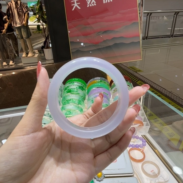 翡翠手镯未镶嵌翡翠手镯