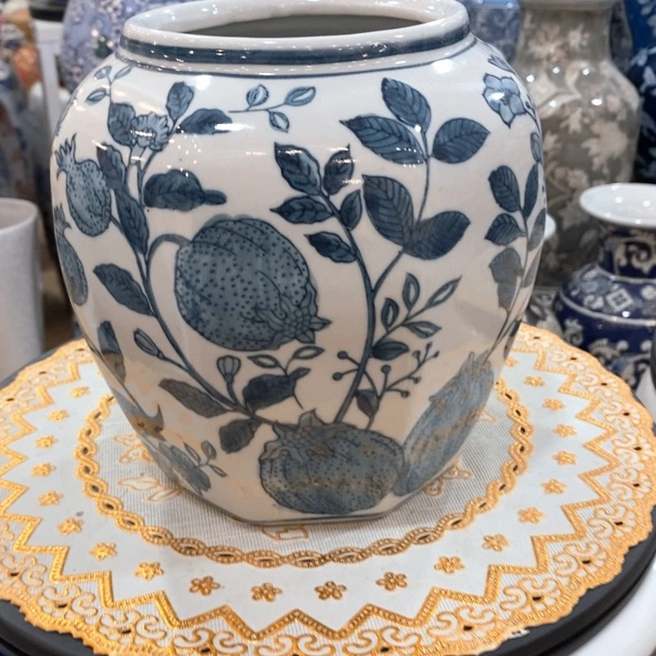 【闪购商品】瓷片青花瓷手绘花瓶。。。