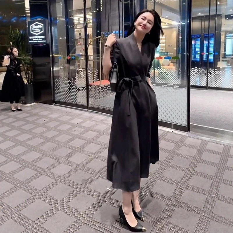 新款秋装大码女装胖妹妹mm长款连衣裙V领收腰显瘦风衣外套女200斤