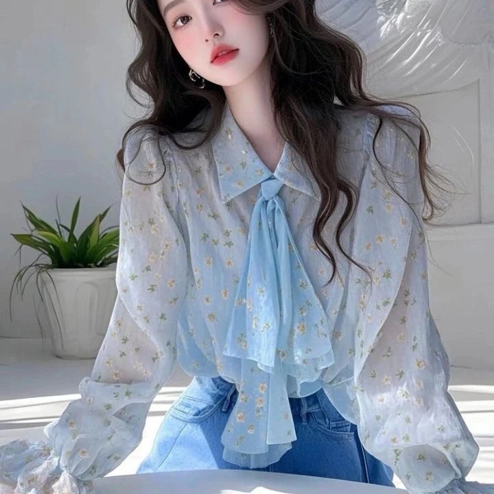 春装2025新款小衫设计感蓝色碎花衬衫女款高级感轻奢气质减龄洋气