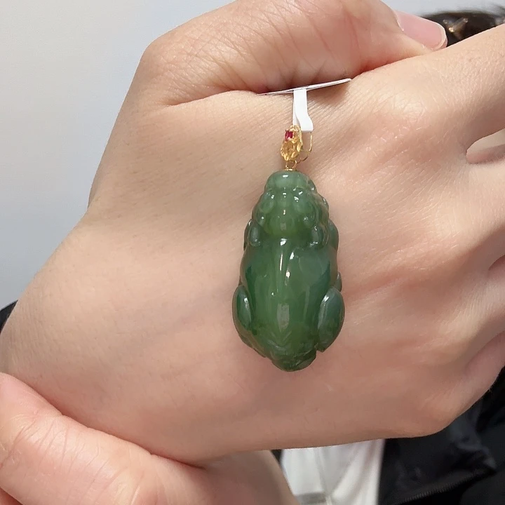 颈饰18K金镶嵌和田玉仓库