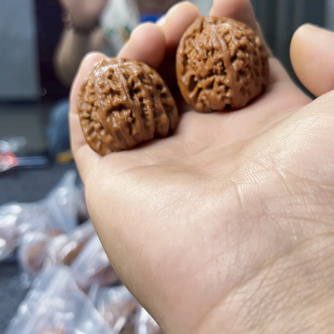 文玩核桃把件白狮子