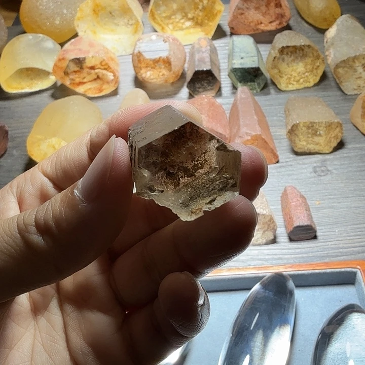 未镶嵌水晶珠宝半成品