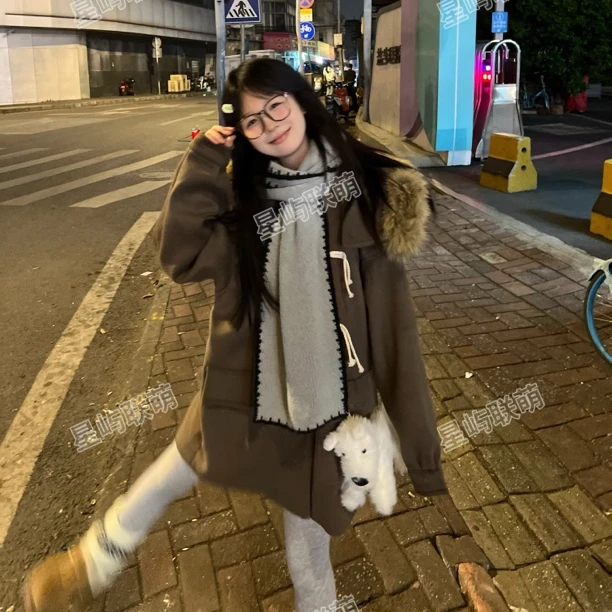 星屿联萌复古牛角扣连帽大毛领宽松毛呢大衣女冬季学院风保暖外套