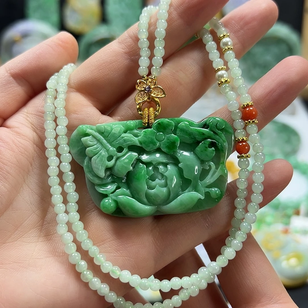 翡翠未镶嵌颈饰吊坠