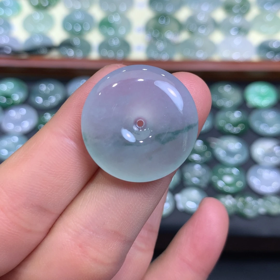 翡翠颈饰未镶嵌平安扣