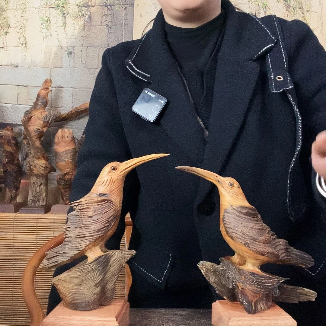 松木诺****明琥珀木随行巧雕