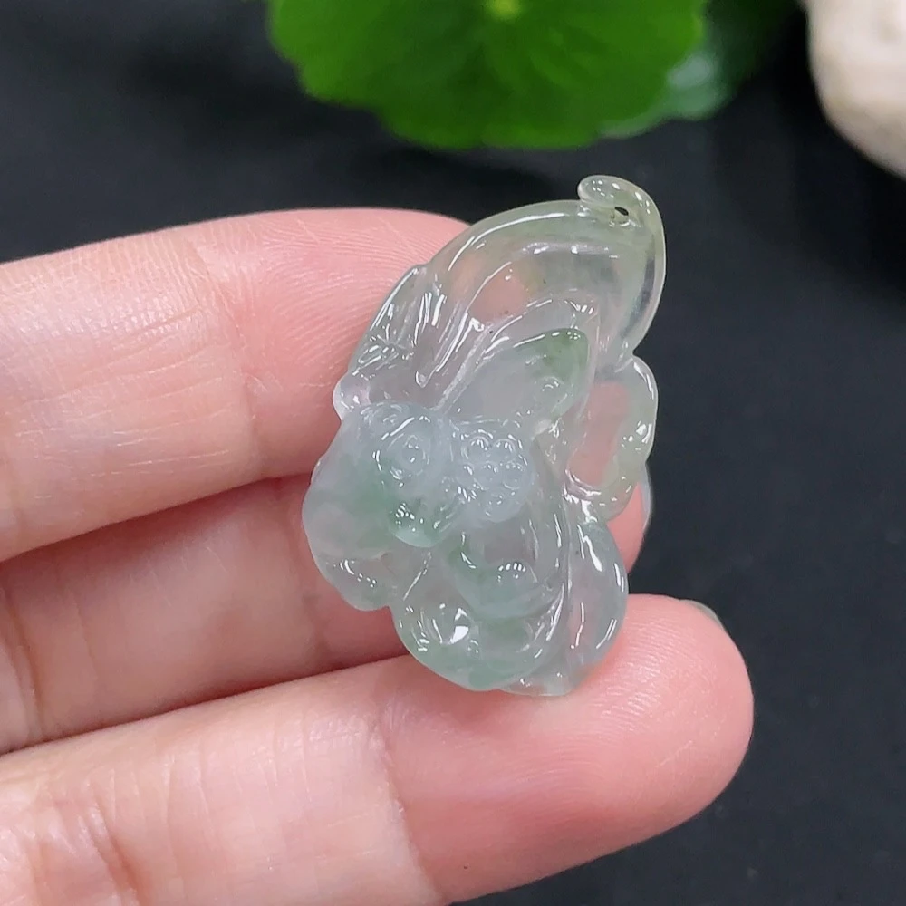 天然缅甸a货翡翠冰种冰透荷花吊坠