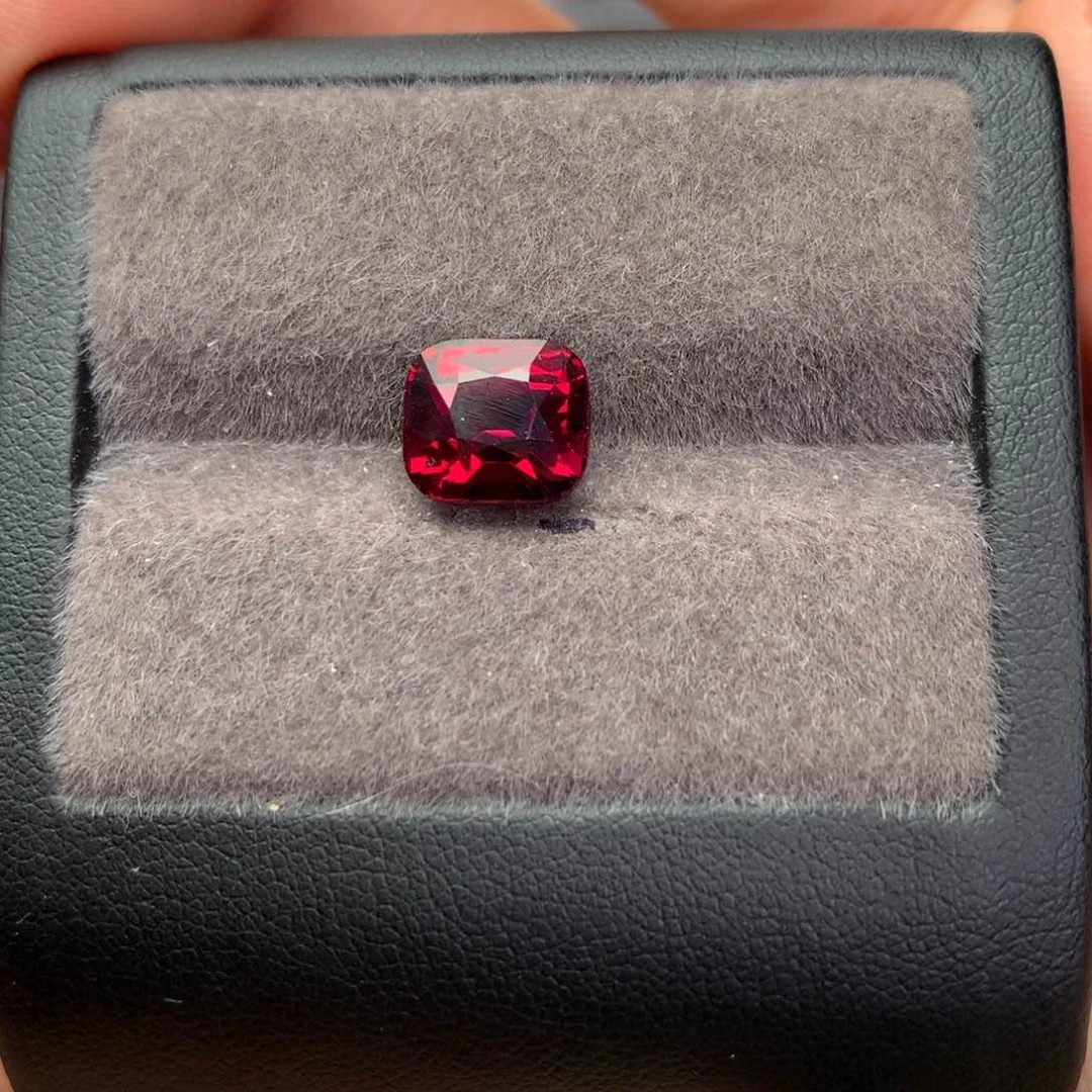 未镶嵌裸石石榴石5.07ct