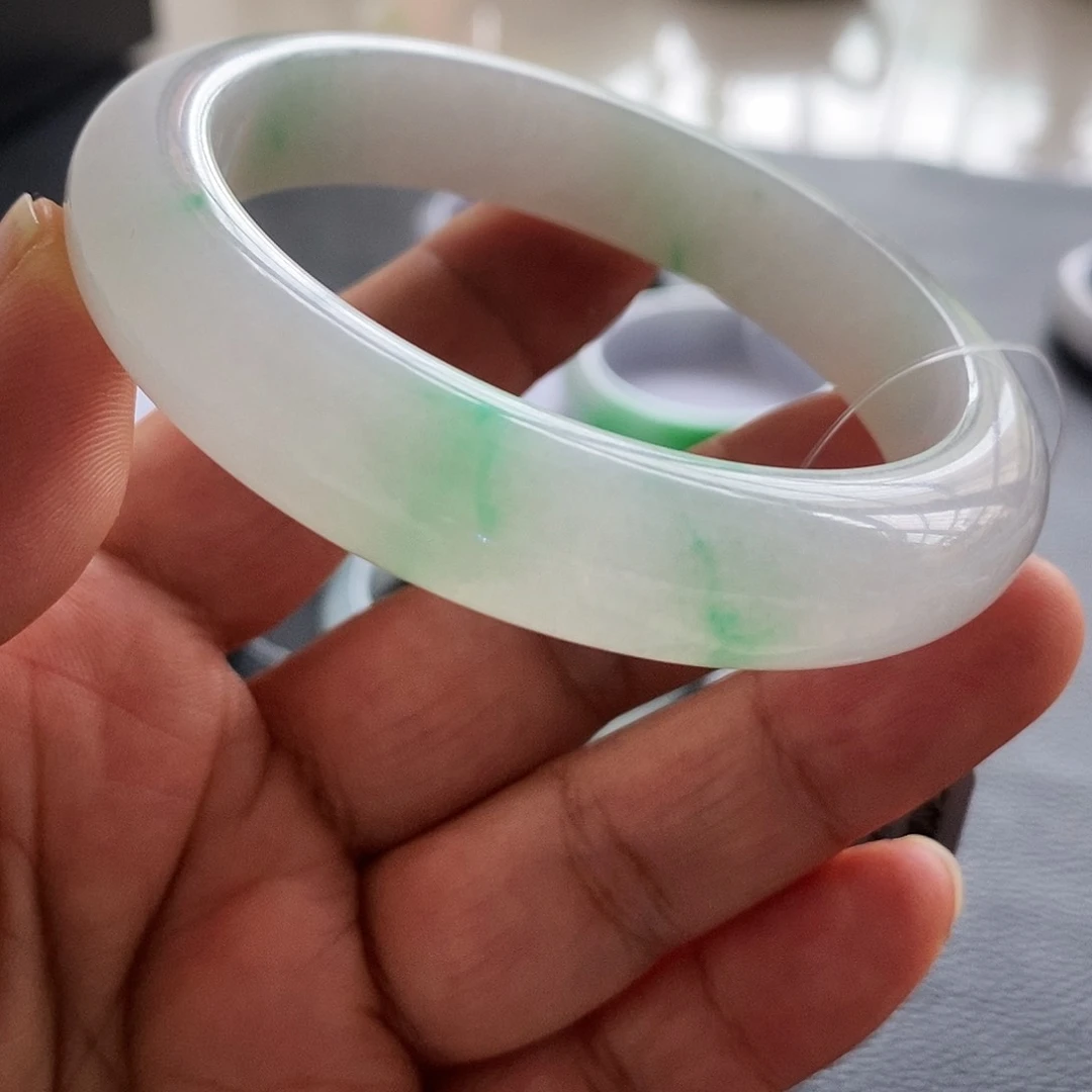 翡翠手镯未镶嵌天然翡翠手镯