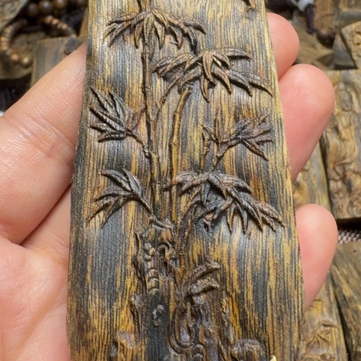 沉香沉香碎屑蓝宝石雕刻牌老料