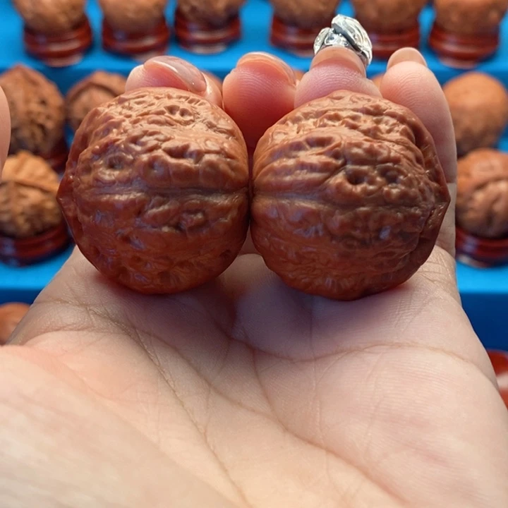 文玩核桃把件锦鲤