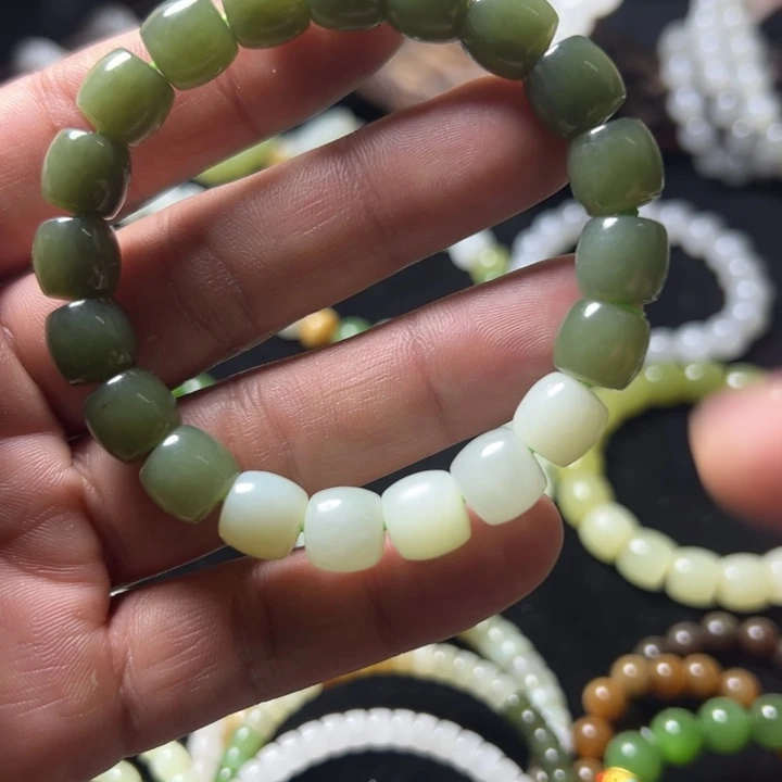 和田玉未镶嵌手串