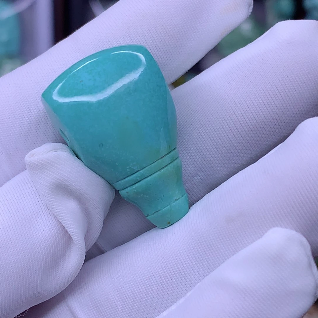 未镶嵌绿松石原矿