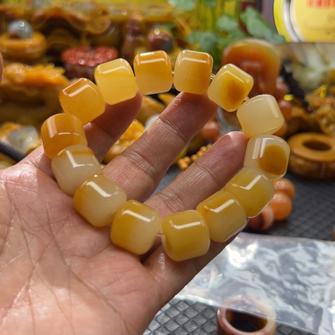 石英质玉未镶嵌颈饰