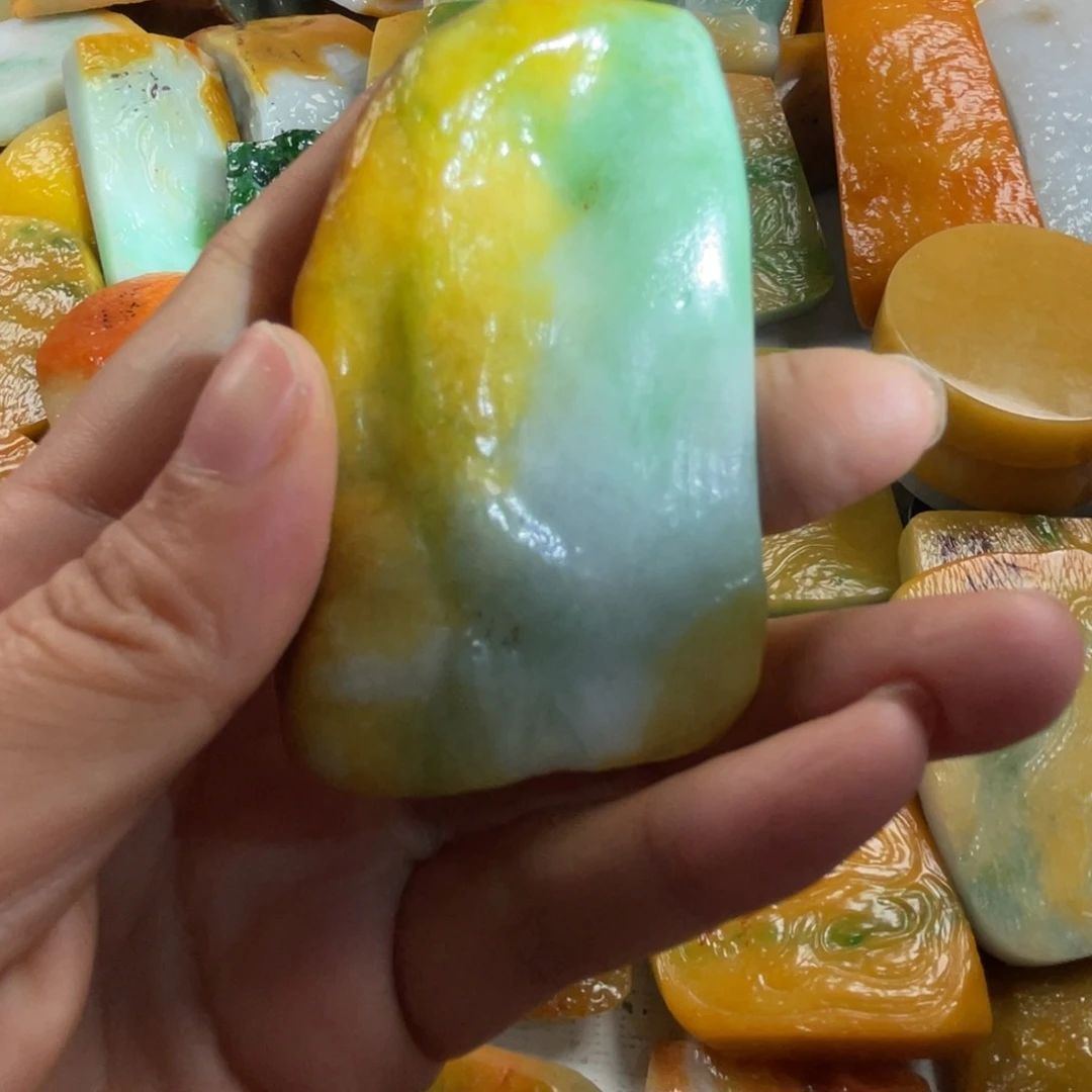 【闪购商品】颈饰未镶嵌翡翠翡翠