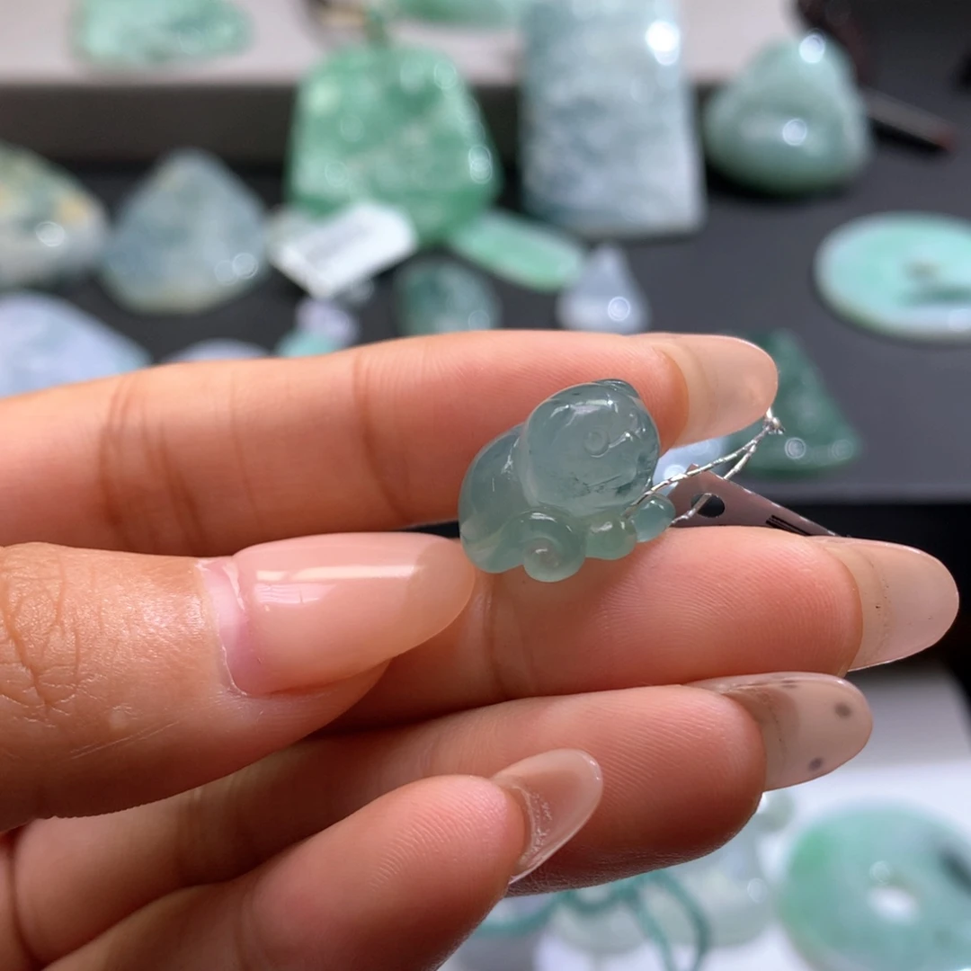翡翠未镶嵌颈饰翡翠