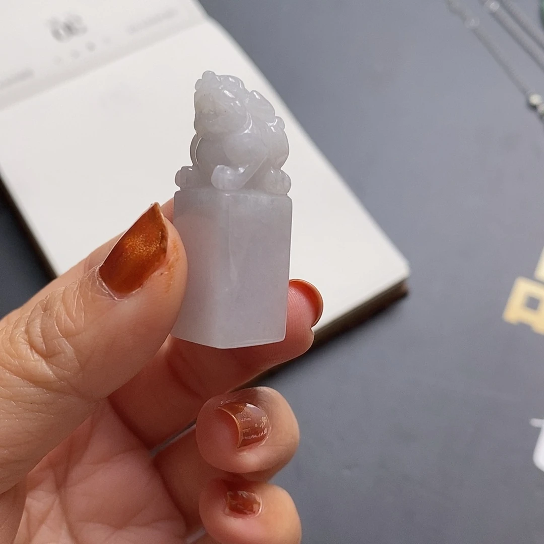 翡翠颈饰未镶嵌貔貅印章