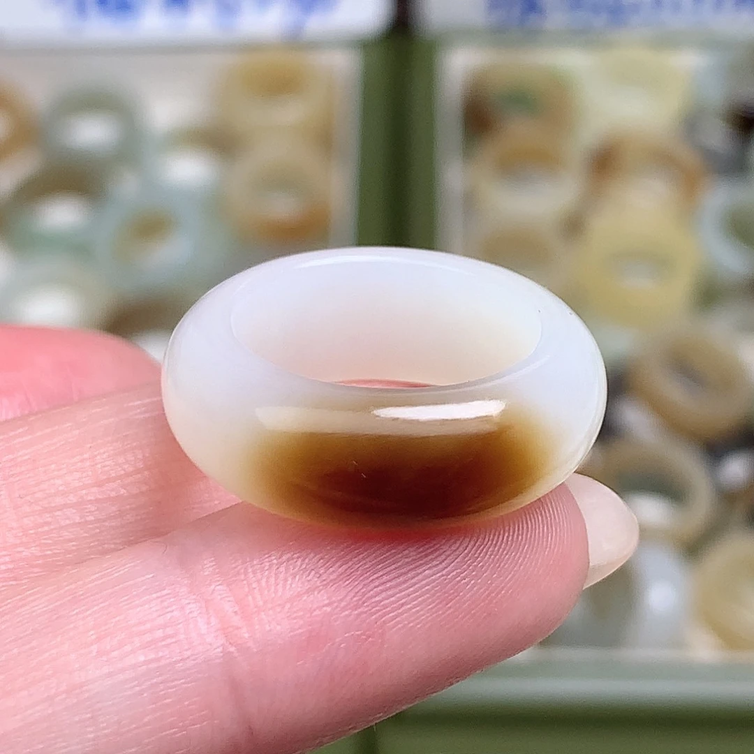 未镶嵌戒指和田玉