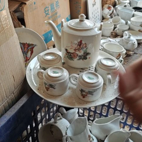 库存微瑕三打白骨精提梁壶一套容量700