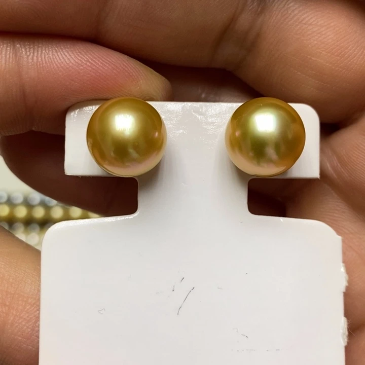 18K金镶嵌海水珍珠金珠耳钉