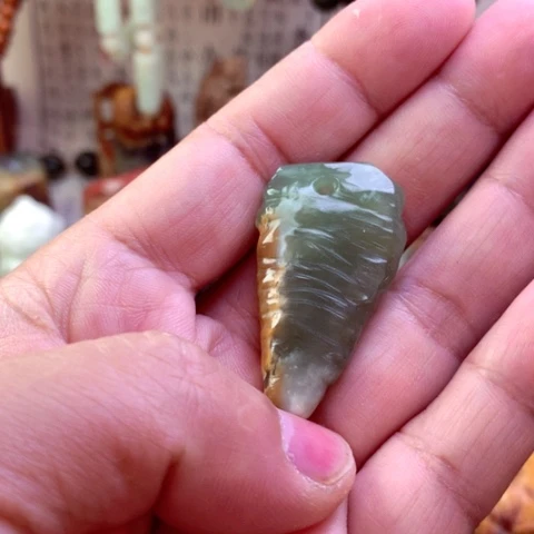 和田玉颈饰未镶嵌