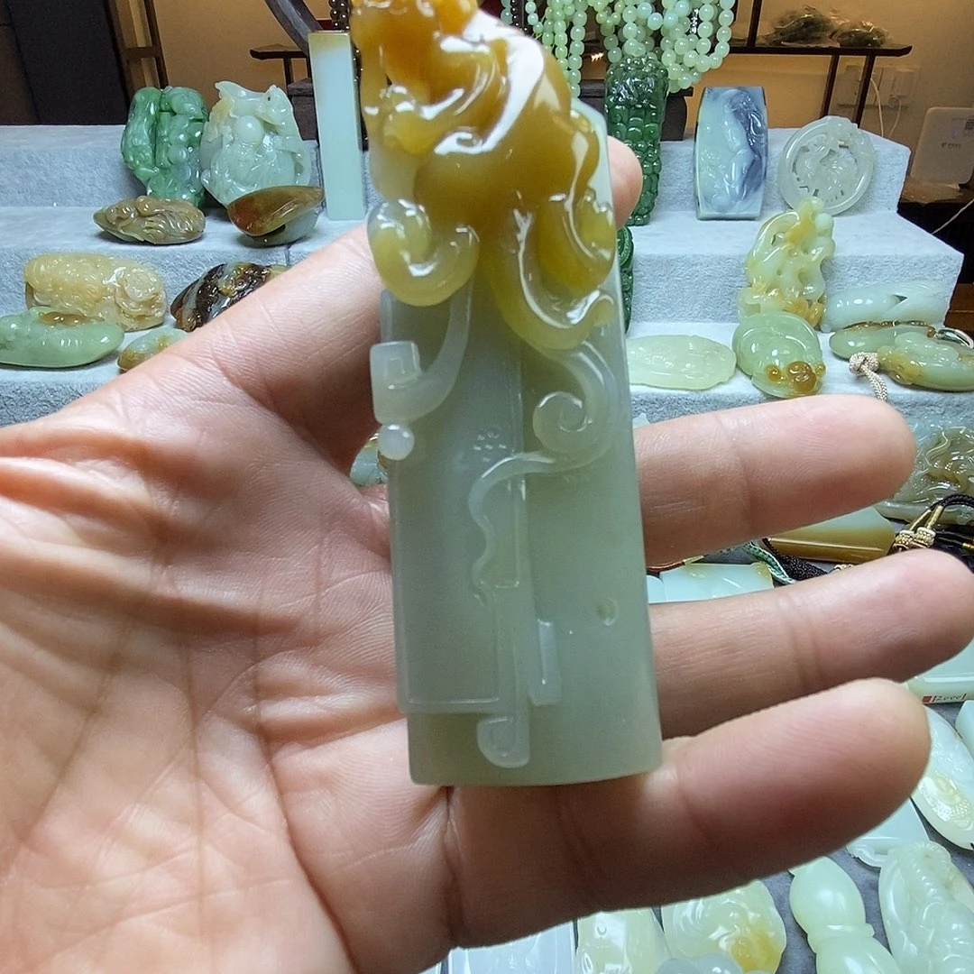 和田玉未镶嵌把件