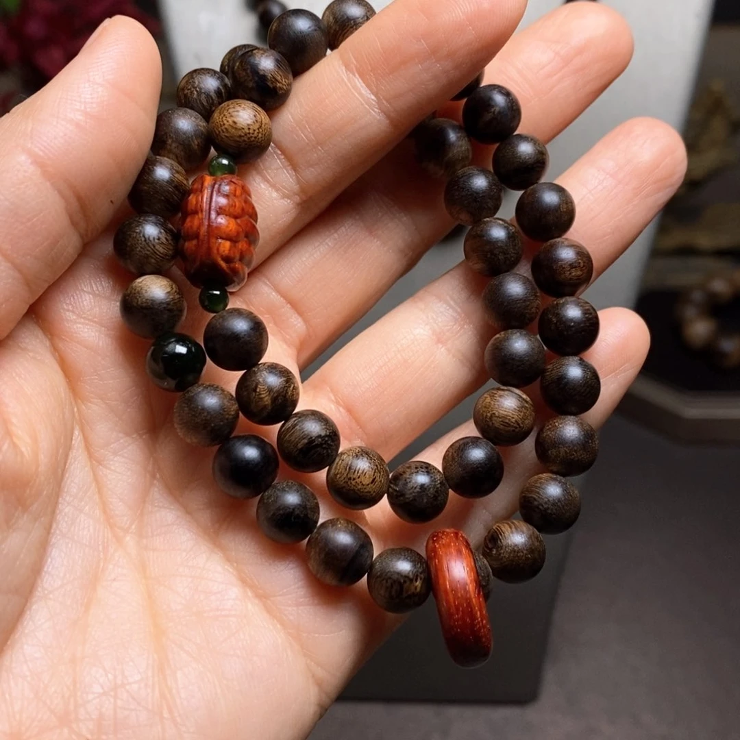 沉香手串越南芽庄绿棋瘤疤0.8设计➕紫檀木雕