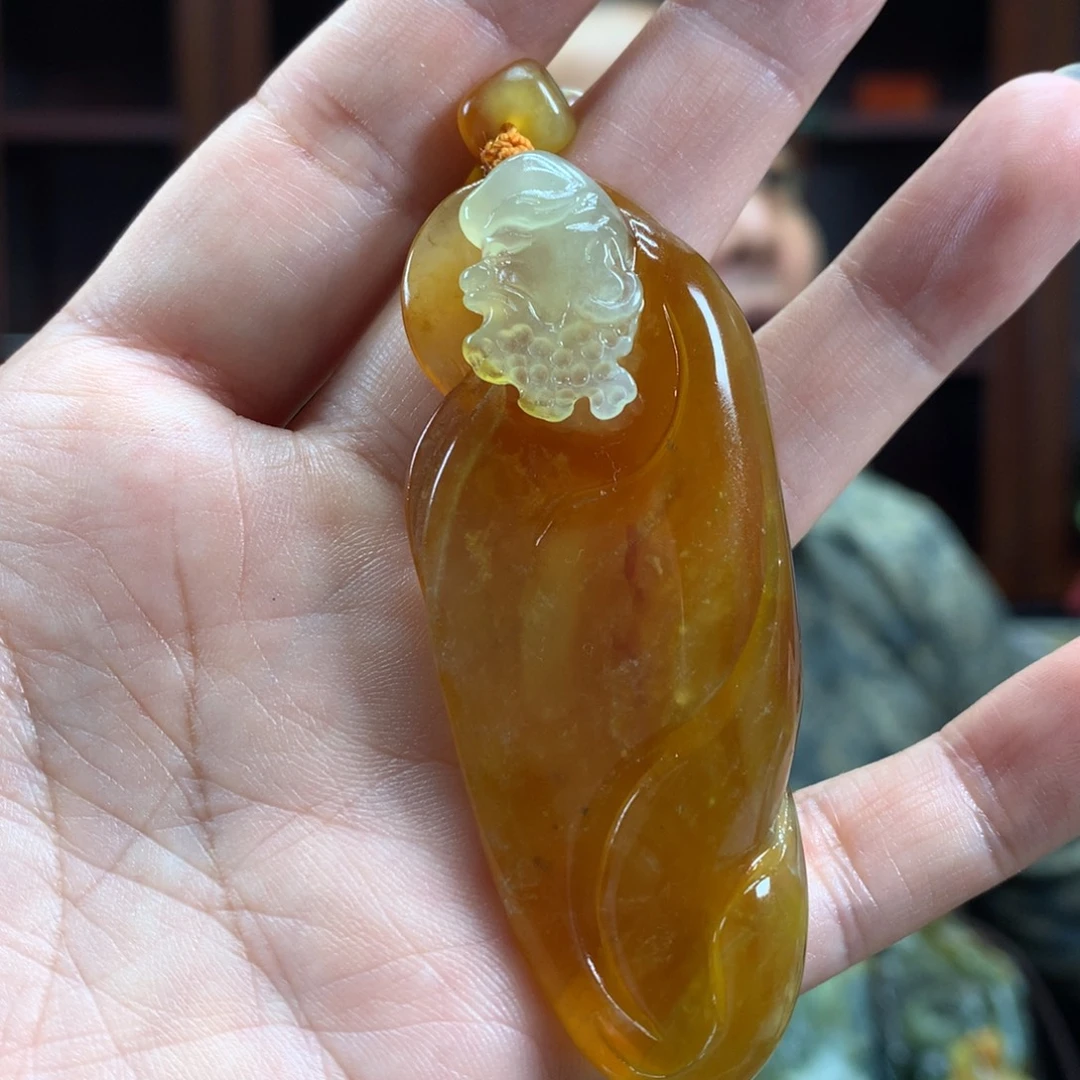 未镶嵌蛇纹石玉颈饰