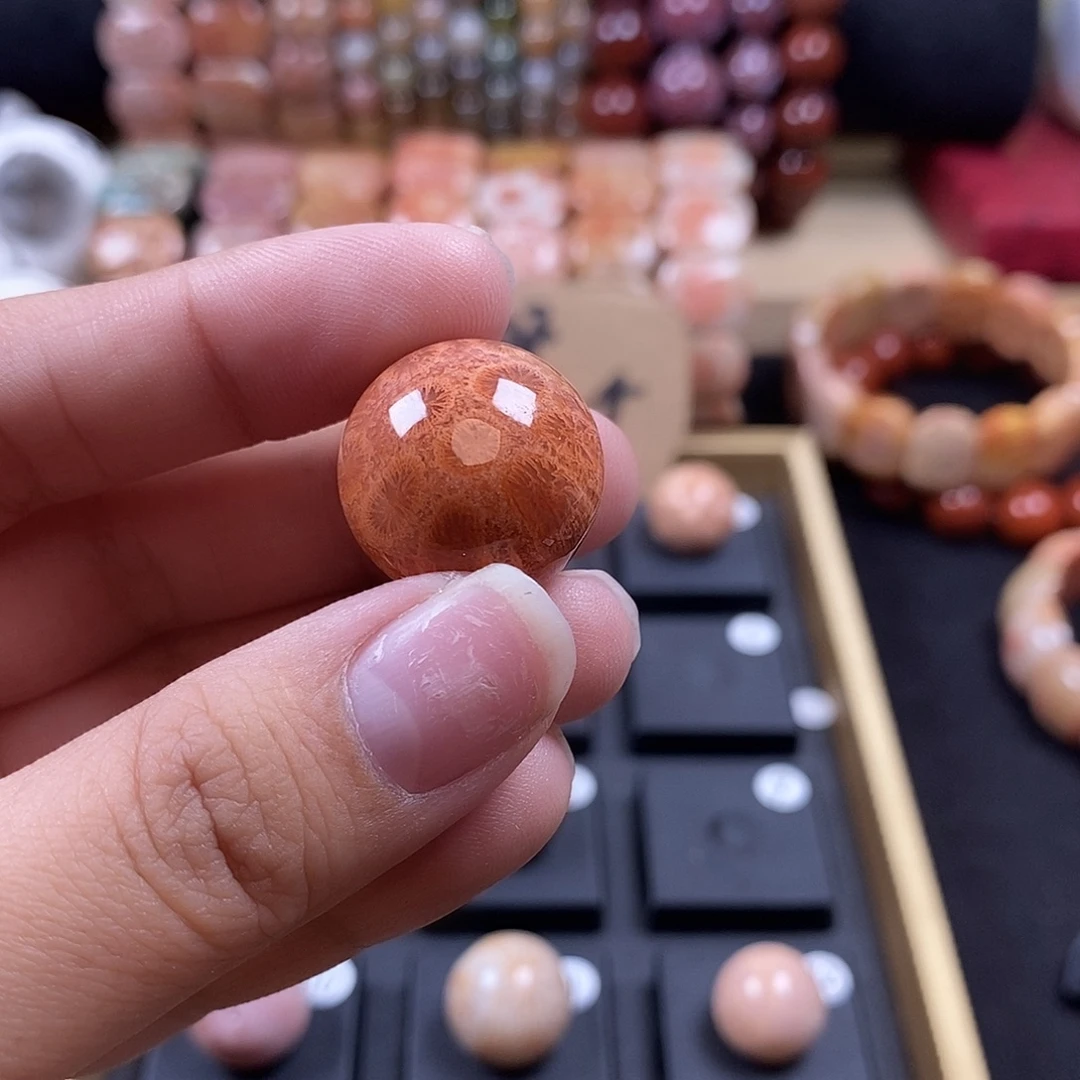 啊***娟硅化珊瑚（珊瑚玉）未镶嵌单珠