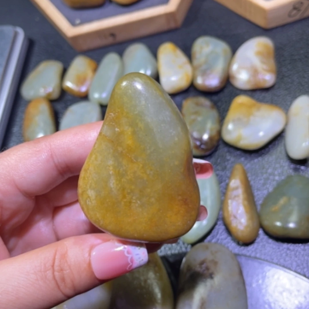 【闪购商品】和田玉未镶嵌车挂那*事