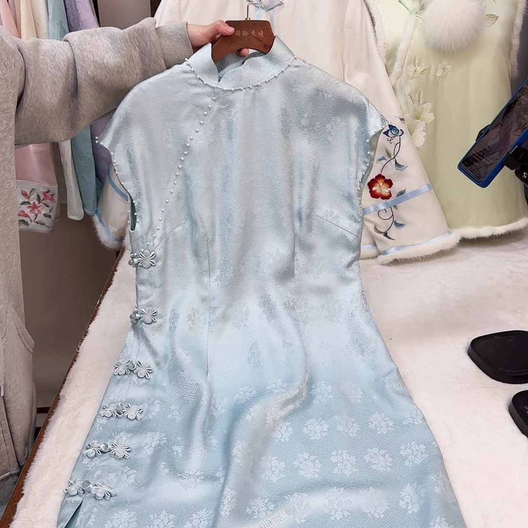 刺绣真丝蓝色 无袖旗袍