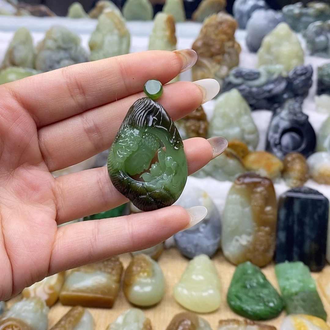 和田玉未镶嵌颈饰