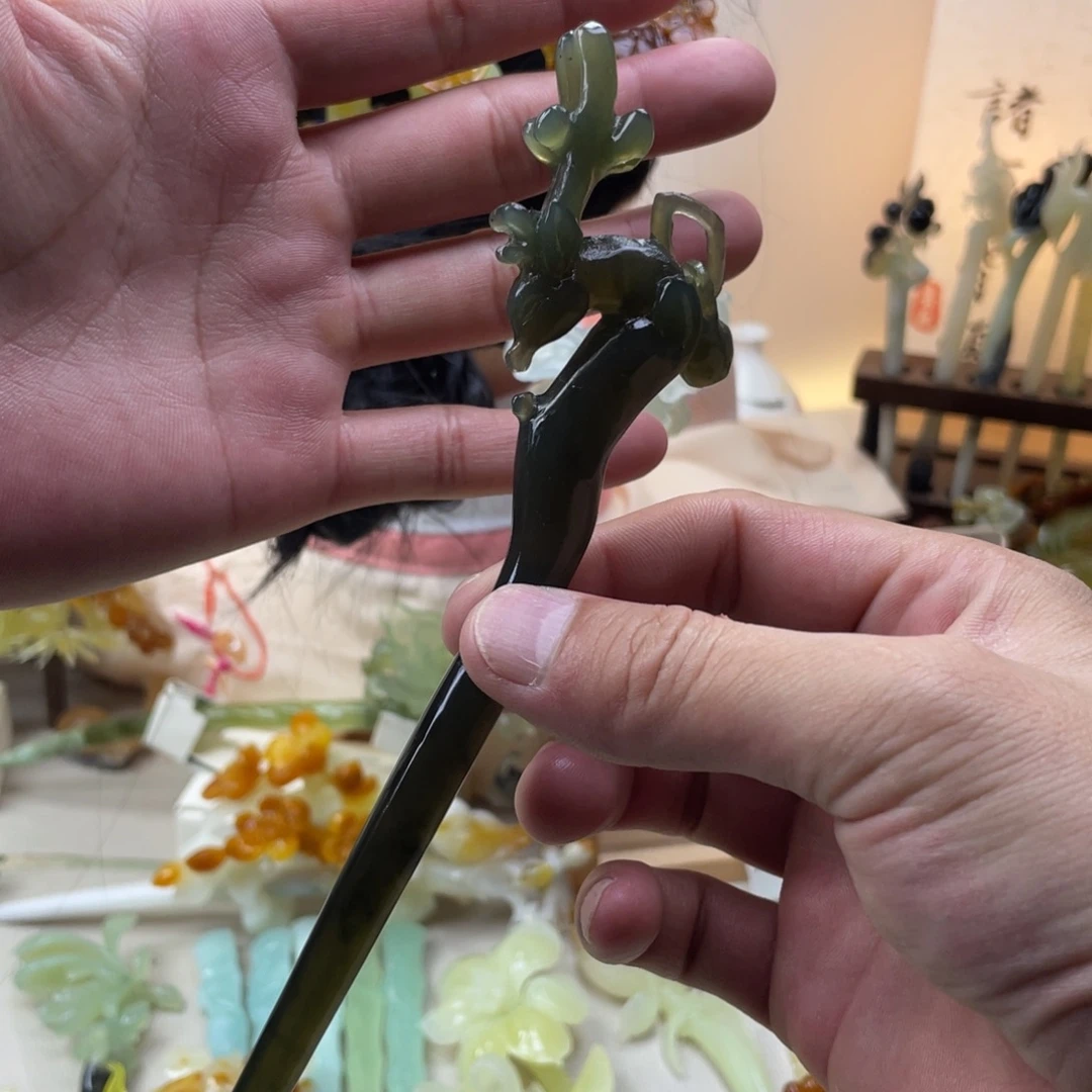 驴***蛇纹石玉合金发饰