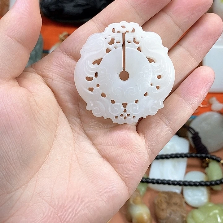 颈饰未镶嵌和田玉