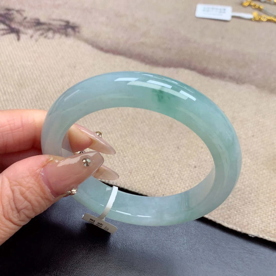 未镶嵌手镯翡翠缅甸翡翠手镯