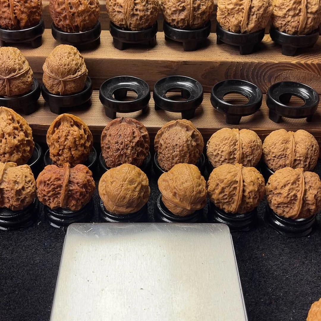 文玩核桃把件t****e大花，绣花