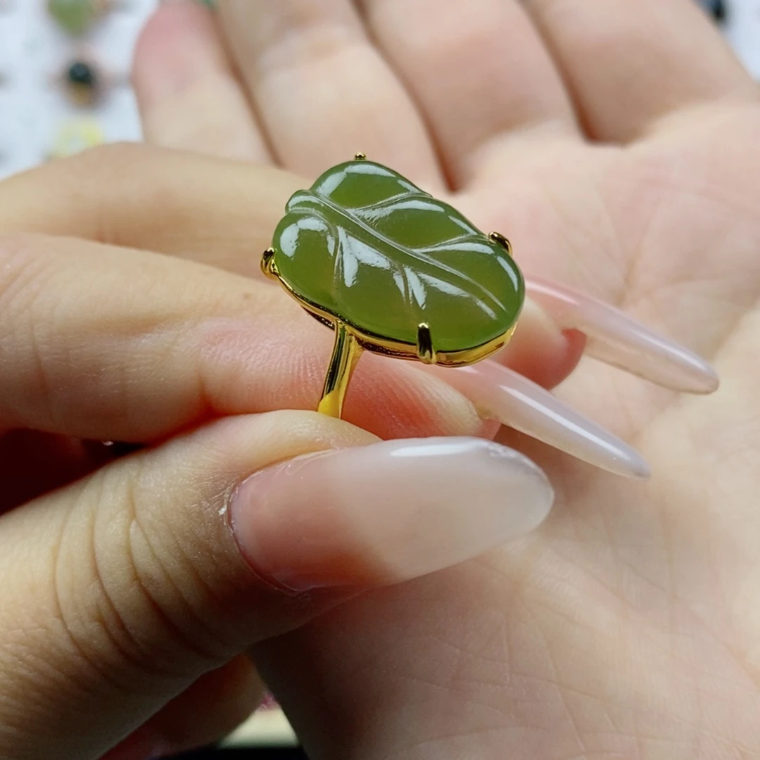 未镶嵌戒指和田玉