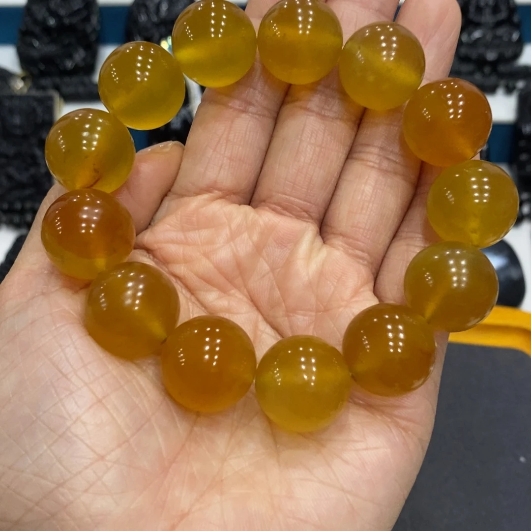 她***给蛇纹石玉未镶嵌吊坠