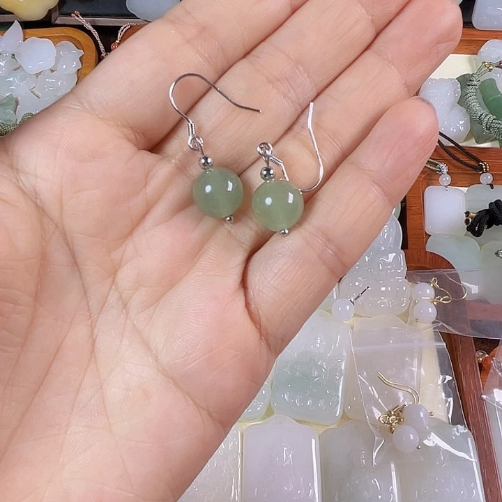 宝***鸭颈饰未镶嵌石英质玉