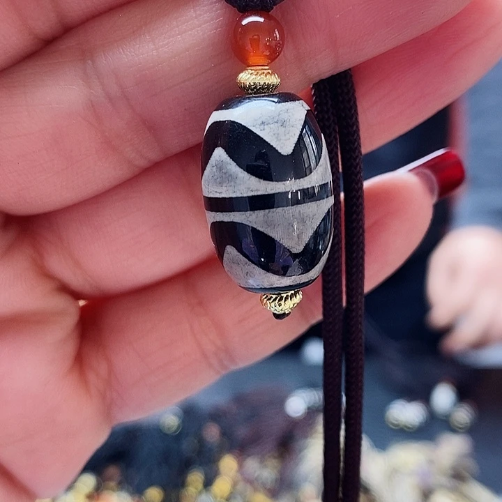 玛瑙/玉髓颈饰合金